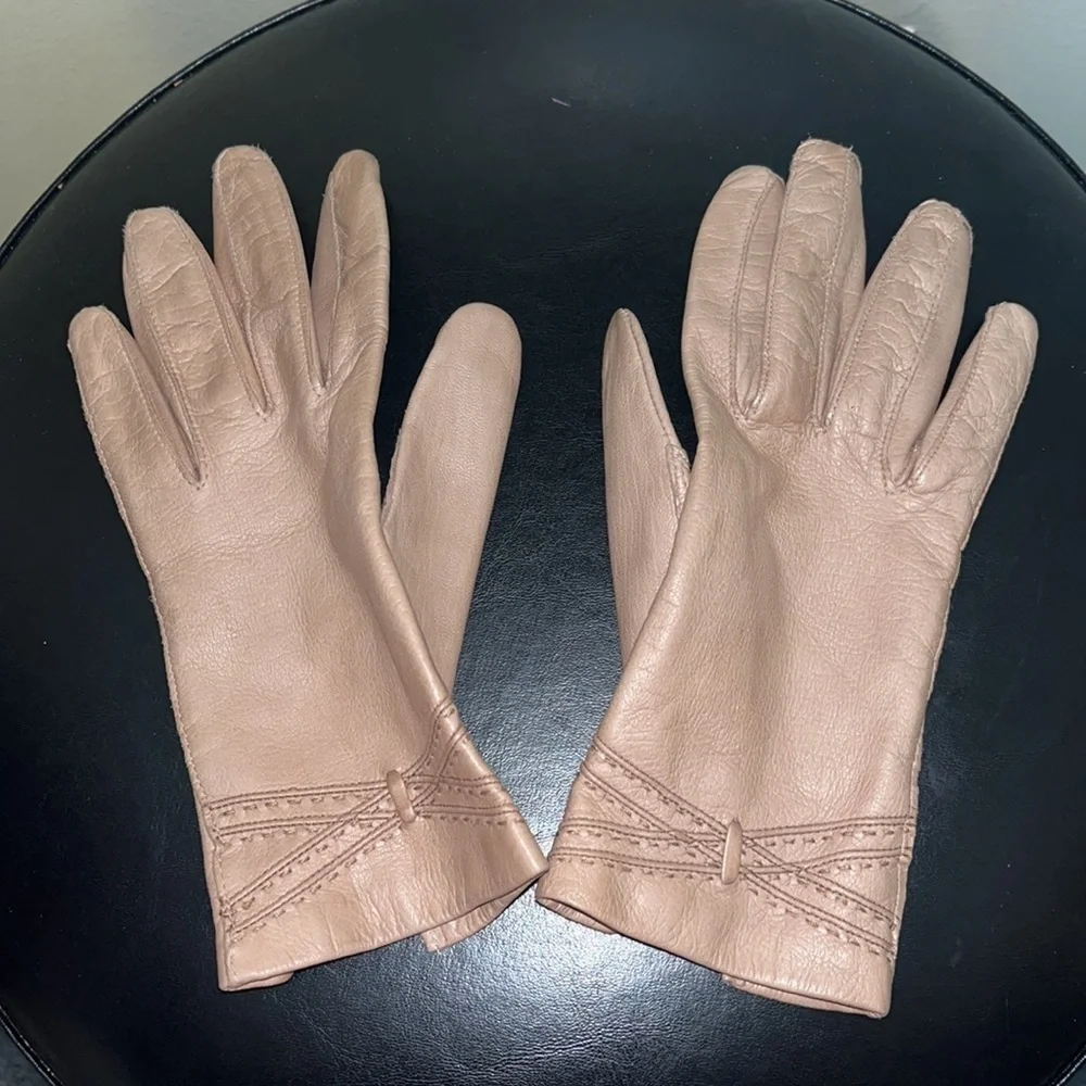 Rayon Gloves Made in Italy size 6 1/2 color is tan